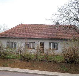 Kč Hrabětice Samostatně stojící RD s garáží 3+1 po částečné rekonstrukci s oplocenou udržovanou zahradou 734 518 953 4 900 000,Kč