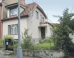 Strana č 8 MORAVSKÉ REALITY červen INZERT EXPRES Brno Francouzská Pronájem bytu 1+1, CP 45 m 2, nezařízený Ihned k nastěhování Cena: 5 800 Kč + ink, Tel: 725 740 466 Zbýšov, ul Na láně Byty k
