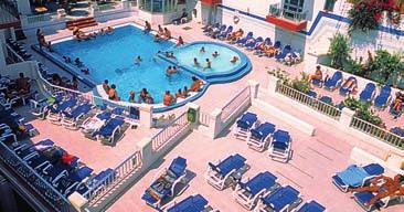 Škola: Clubclass Residential International School Swieqi Standard 20 45 minut 1 týden + 12 nejvíce 2-9 Intensive 30 45 minut 1 týden + 12 nejvíce 2-9 Combination Standard 20+10 45 minut 1-6 týdnů 12