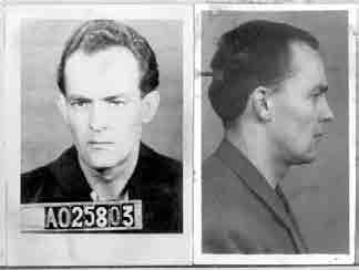 Vojtěch Klečka * 17. 2. 1921, Luleč, okr. Vyškov 26. 6. 2012, Praha Vojtěch Klečka pocházel z dělnické rodiny, po absolvování obecné školy se vyučil číšníkem.