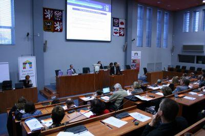 [Související usnesení: 1-I/PVH/2010] Předseda dal hlasovat o obsazení následujících pracovních orgánů VH NSZM: - Pracovní předsednictvo: Lubomír Gajdušek (Vsetín),
