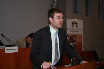 Bod VH. Plnění usnesení Valné hromady NSZM Předseda uvedl bod Plnění usnesení VH.