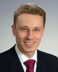 V rámci své odbornosti se zaměřuje na evaluace veřejných intervencí a učících se organizací. Od roku 2000 pracuje jako evaluátor. Realizoval několik studií pro polskou vládu a Evropskou Komisi.