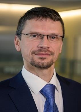 Svou disertační práci věnoval ekonomické výkonnosti koaličních vlád v zemích střední a východní Evropy. Od roku 2001 se věnoval evaluačním aktivitám v IREAS.