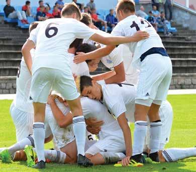 Devatenáctiletí se posunuli na čtvrtou ligovou příčku Ve čtvrtém utkání nové sezóny, druhém na domácím hřišti, FK Mladá Boleslav U19 MFK Karviná U19 0:0 měli boleslavští starší dorostenci za soupeře
