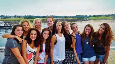 Pro studenty od 13 let (rodina), od 14 let (hotel).