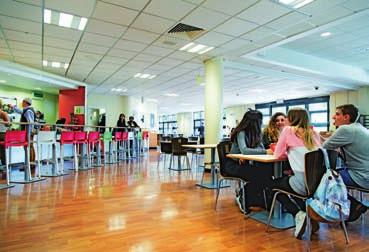 Kurz/týdny 2 3 4 Classic Campus 55 890 84 730 112 970 Cena v Kč zahrnuje výuku, registraci, zapůjčení učebních materiálů, uvedené ubytování, stravování, závěrečný certifikát, uvedený program pro