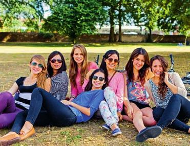 má 20 lekcí týdně ve skupině nejvíce 15 studentů a bohatý program pro volný čas. Studenti jsou ubytovaní v residenci Jesus College v Cambridge.