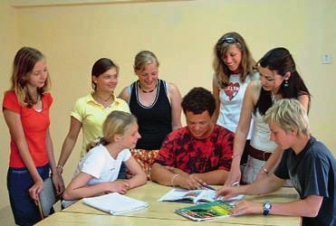 Studenti kurzu Club Residence a Residence Centre jsou ubytováni v rezidencích. Kurz může být 2-4 týdenní. Český průvodce převezme děti v Praze na letišti a v Praze je zase předá rodičům.
