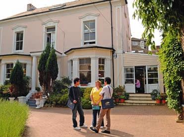 Giles Eastbourne, Londýn Highgate Kurzy i pro rodiče viz st.