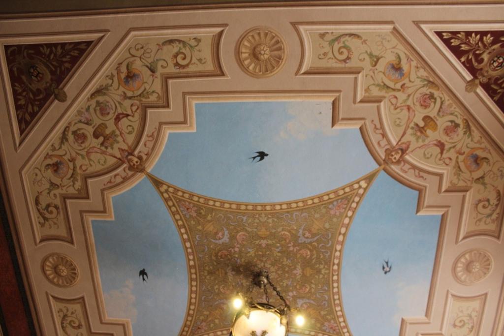 2. Předmět průzkumu Restaurátorský průzkum se týkal šesti plochých stropů v prostorách expozice hradu Svojanov. Každý z nich je dekorován odlišnými motivy. Malba pocházející z 2. poloviny 19.