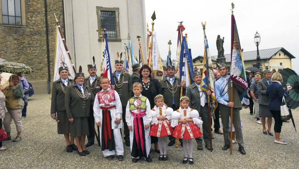 ze společnosti ne a i když Barunka svůj boj prohrála, dala a stále dává naději dalším nemocným. Vyznamenání si převzal manžel s dcerami Olinkou a Barunkou.