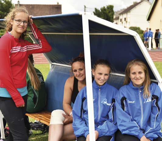 sport Cesta do Francie ubíhala i díky profesionálním řidičům dobře a posloužila taky k seznámení všech účastníků her se svými vedoucími.