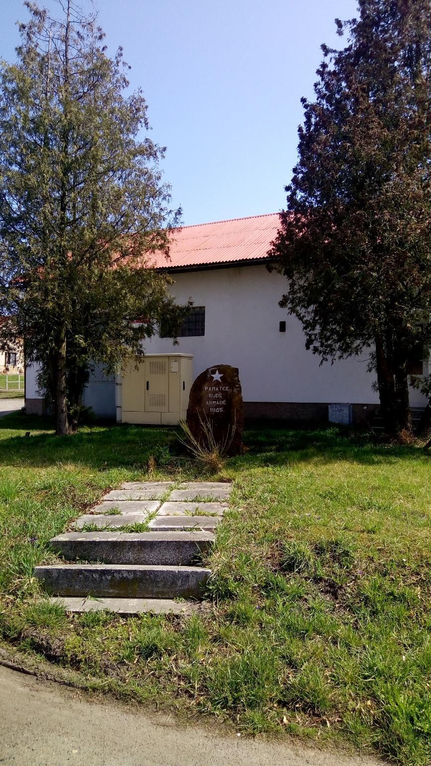 světové války, vlastní fotografie (duben 2018) Obrázek 17: Problém 5: