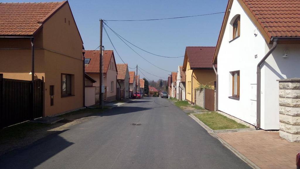 Obrázek 28: Nádoby na separovaný odpad na