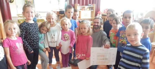 Učitelky MŠ Do Mateřské školy Síbova přijelo Divadlo Řimbaba. Představilo se pohádkou Letem světem za pohádkou. Představení se dětem velmi líbilo, soutěžily, zpívaly i tančily.