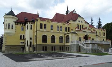 AKQ109 AK10 QJ1087 - - QJ98742 - AKJ876 J87654 6 AK952 32 53 643 Q109543 2 I když optimální závazek byl 7 pro NS, velmi častých bylo 7 x -3 jen za 300. Velká cena Prahy V sobotu 14. 10.