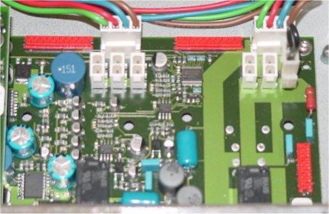 System Amplifier Výběr napětí 100 70 50V 100V 70V 50V Jumper Security Systems Výstupní deska ST-CO/MKA 1.22 10/31/2014 Robert Bosch GmbH 2014.