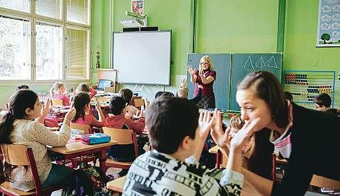 ZDRAVÍ SPECIÁLNÍ PŘÍLOHA TÝDENÍKU 5plus2 Tadyseučí všichni společně. Vydrží to? Školy, které vzaly inkluzi vážně, se obávají nového přístupu ministerstva školství.