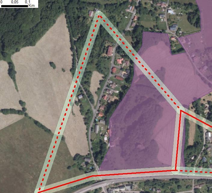 dřevin biotopu X13 (s přihlédnutím k ochraně tohoto spádnicového porostu dřevin z hlediska vnějšího okraje OP) lomí podél tohoto prvku do svahu k severu přes intenzivní až polointenzivní louky