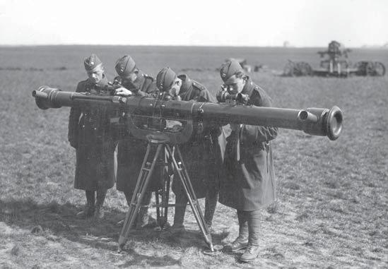 LETADLA ZRAZENÉHO NEBE Peruť III/1, velitelství Hradec Králové, velitel: podplukovník letectva Vojtěch Michalec. 31. letka se nacházela v Hradci Králové, byla vyzbrojená B.