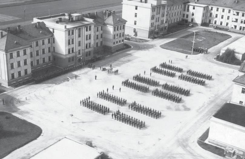 ORGANIZACE ČESKOSLOVENSKÉHO LETECTVA V ROCE 1938 Peruť III/4, velitelství Pardubice, velitel: major letectva Alexander Hess. 46. letka se nacházela v Pardubicích, byla vyzbrojená B.
