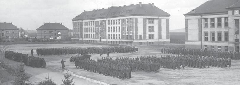 ORGANIZACE ČESKOSLOVENSKÉHO LETECTVA V ROCE 1938 vem a Hranicemi a byl podřízen Hraničnímu pásmu XIII, mobilizační kód: 602-A-4; 63. polní letka, nacházela se v Přerově, byla podřízena II.
