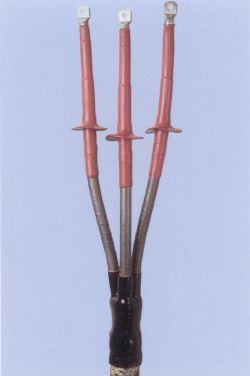 Koncovky s plastovou izolací na kabelu PILC Tyto koncovky jsou vhodné pro kabely PILC s nestékavým impregnátem. Na jednotlivých žilách je nejdříve nutné zamezit úniku impregnátu z papírové izolace.