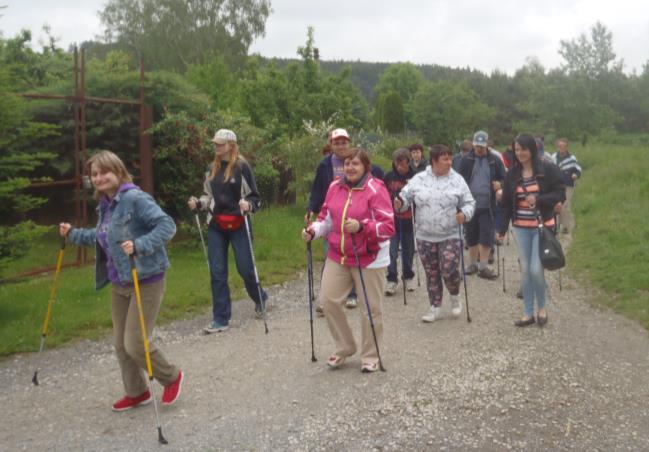 Den dětí Zdraví a Nordic Walking V pátek 3.června jsme se sešli v autokempu Třebíč- Poušov, kde jsme pro všechny pozvané připravili Mezinárodní den dětí, letos na téma Zdraví a Nordic Walking.