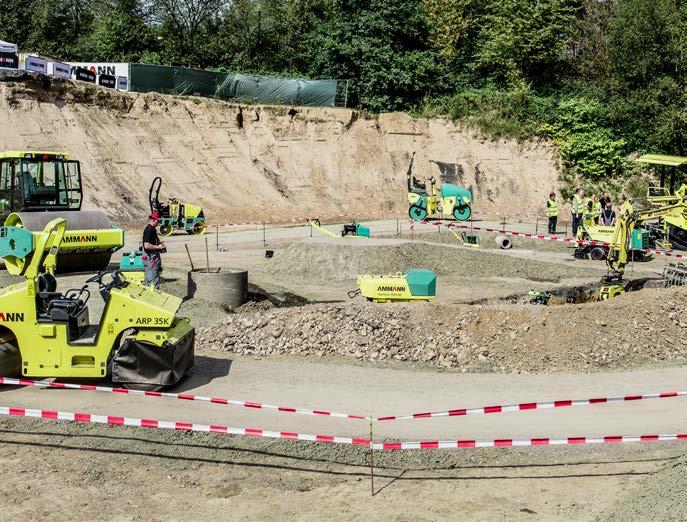 ŠKOLENÍ ZVYŠTE SVOU VÝKONNOST Pokud by měla být oblast školení strojů shrnuta jedním slovem, tím slovem by mohlo být komplexní.