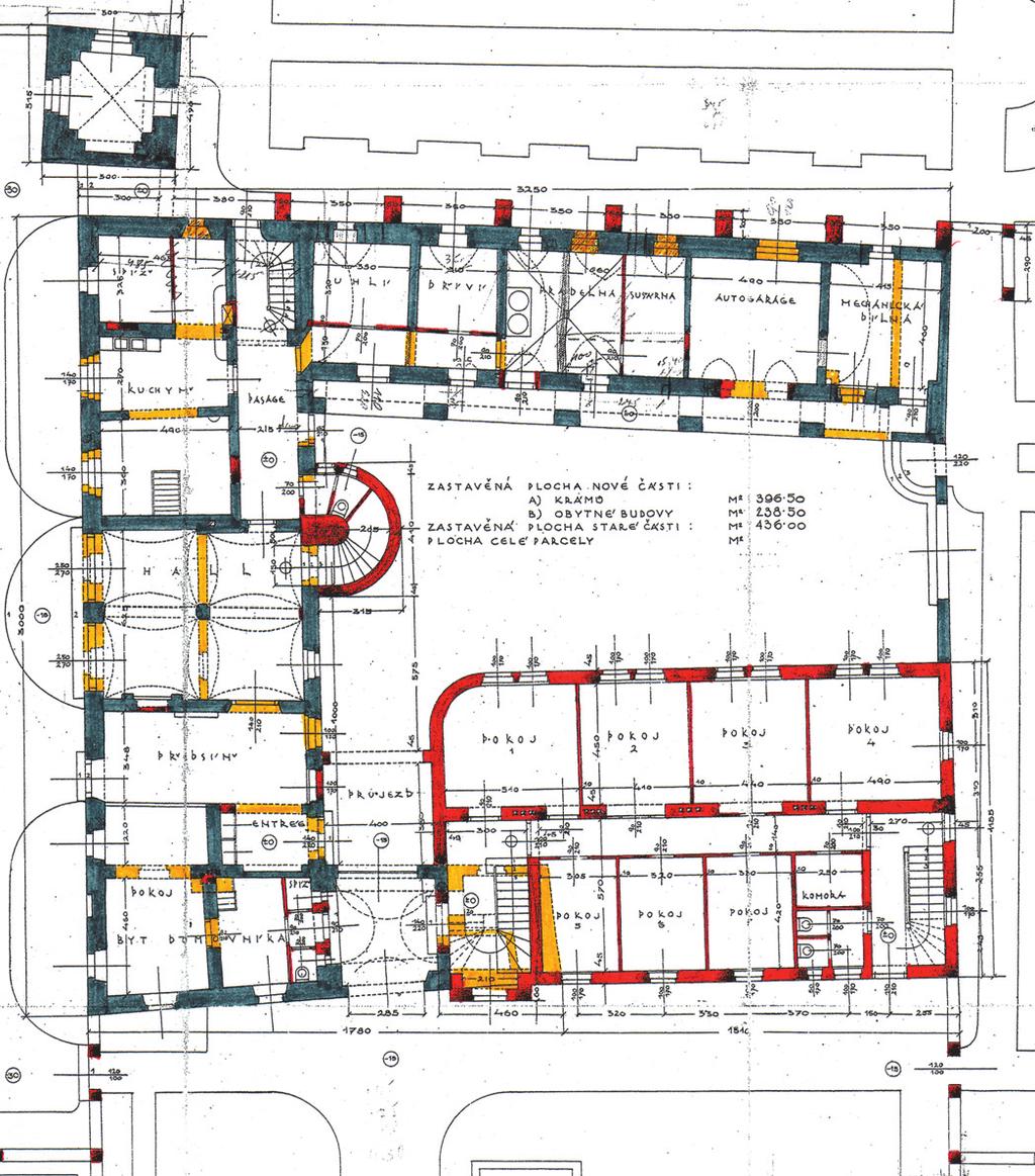 J. Pe ta - PraÏská usedlost Hﬁebenka Obr. 28: Hřebenka, první varianta projektu na rekonstrukci usedlosti půdorys přízemí, arch. F. Kavalír, 1924 (Archív stavebního úřadu městské části Praha 5).