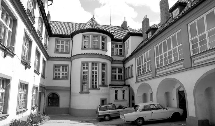 PrÛzkumY památek XIV - 2/2007 devším barokní) tvarosloví k navození atmosféry barokní viniční usedlosti letohrádku či zámečku.