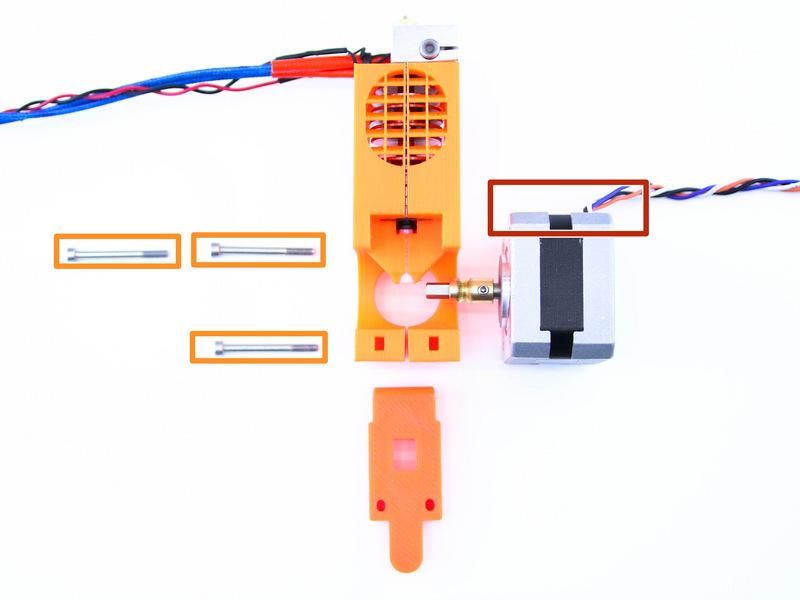 Step 6 Namontování motoru a přítlačné kladky M3x30 šrouby Přiložte motor k tělu extruderu