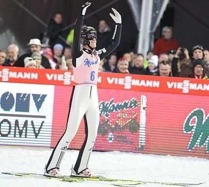 místo se shodně pak děli týmoví kolegové Antonín HÁJEK (174,5 + 167,0 m) a Jakub JANDA