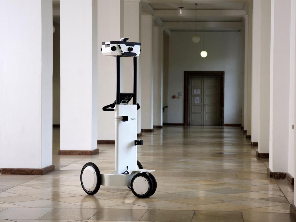 Vozík M3 Zaměření interiérů pomocí laserového skenování 360 panoramatických snímků Přesné zaměření interiérů díky zabudovaným laserovým skenerům s dosahem až 30m