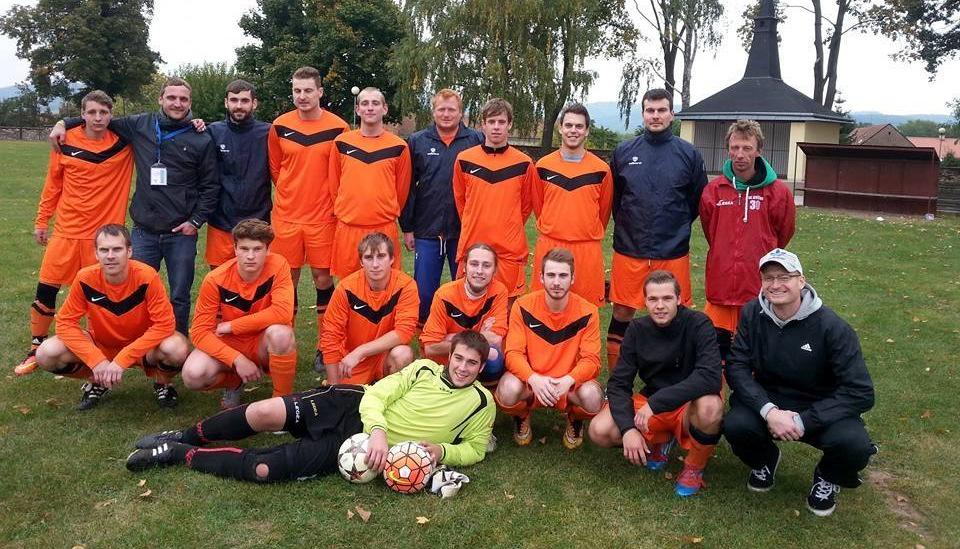 C. FOTBAL Výsledková část 1. Jarní část sezóny 2015/2016 Konec na 7 místě se 38 b. 21 b. podzim 14 z., 17 b. jaro 12 z. Řada dobrých zápasů Radiměř, M.T., M. T. Problémy se sestavou 2.