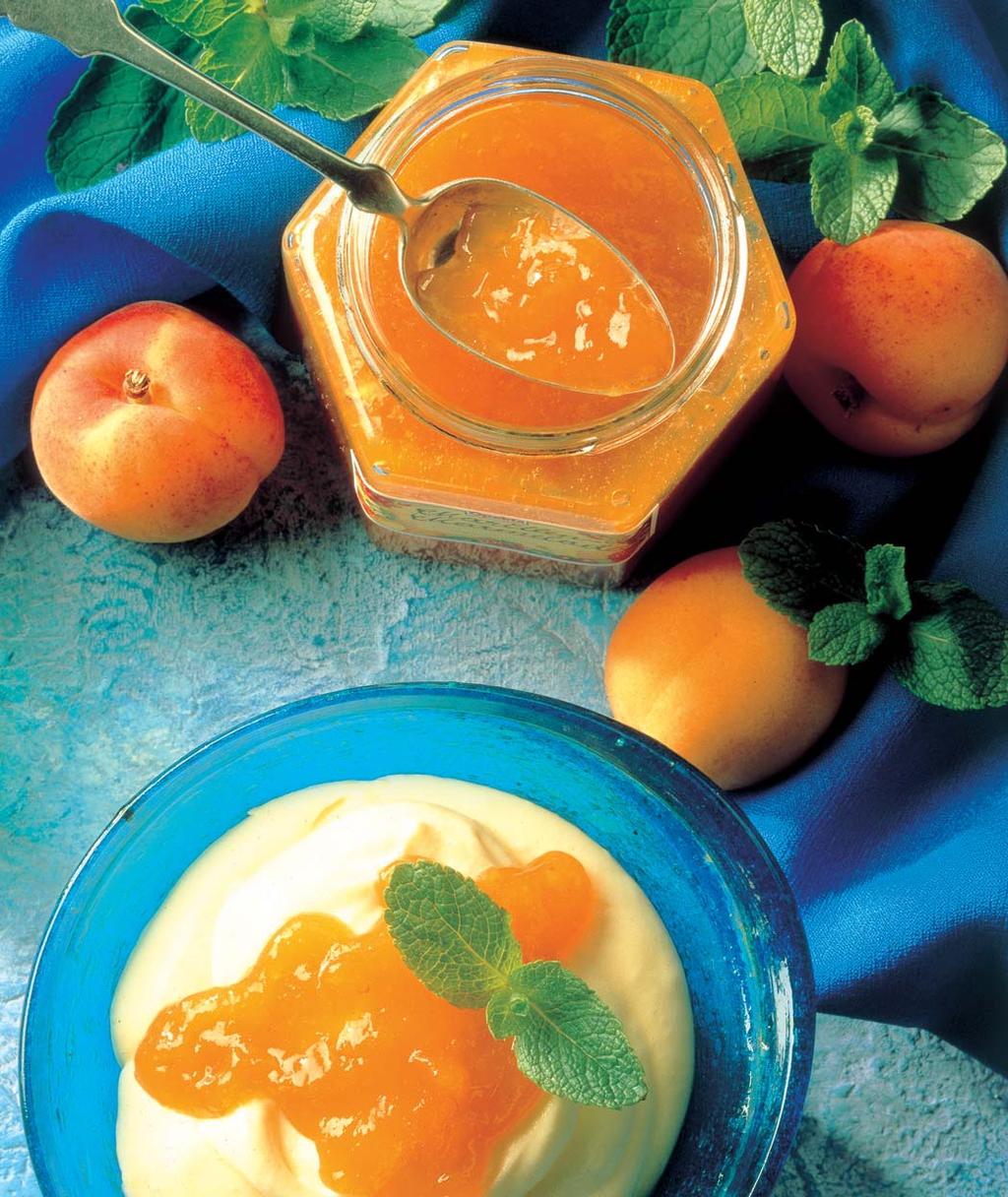 MeruÀková marmeláda 1 kg vypeckovan ch merunûk 1 balíãek (25 g) Ïelírovacího pfiípravku Gelfix Extra 2:1 1 kávová lïiãka Kyseliny citronové Dr.