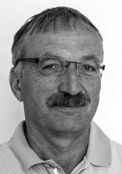 Pan profesor Haninec (*1958) promoval v roce 1983. Průpravu pro vynikající neurochirurgii získal jako student na Anatomickém ústavu 1.
