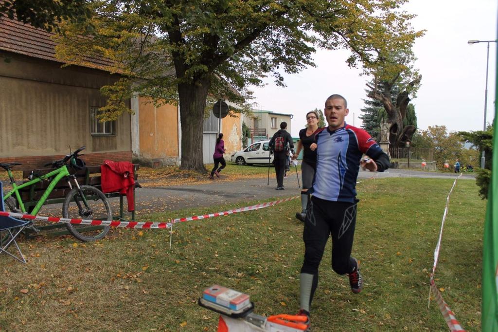 V elitních kategoriích si nejlépe vedli Jakub Glonek z Opavy a Lucie Slavíková z pražského klubu SK Praga.
