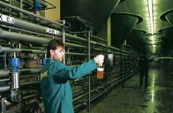 ZPRÁVA O TRVALE UDRŽITELNÉM ROZVOJI 2011 Obsah V roce 2011 jsme představili celou řadu novinek - např.