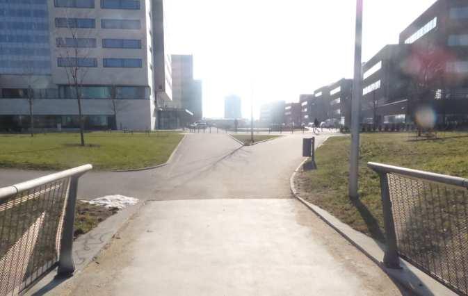 novostavby, kvalitní architektura, jezírka. Návaznost na budoucí jižní centrum (rozsáhlá rozvojová plocha navazující na historické centrum Brna).