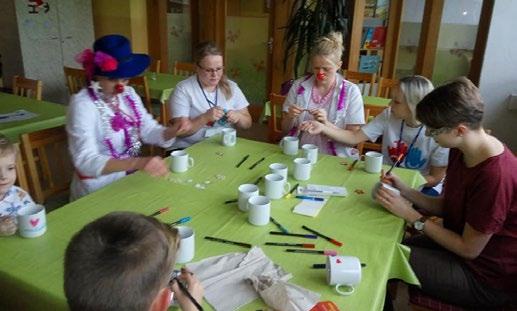 a naladit se na další rok, který nás čeká Přímo na odděleních geriatrie odehráli svůj koncert studenti Slovanského gymnázia ve spolupráci s dobrovolnickým