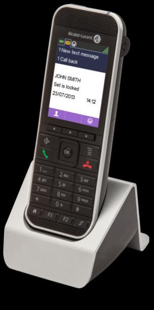 2.4 Nabíjení telefonní baterie 2.4.1 Nabíjení baterie v základní nabíječce Postavte telefon na podstavec.