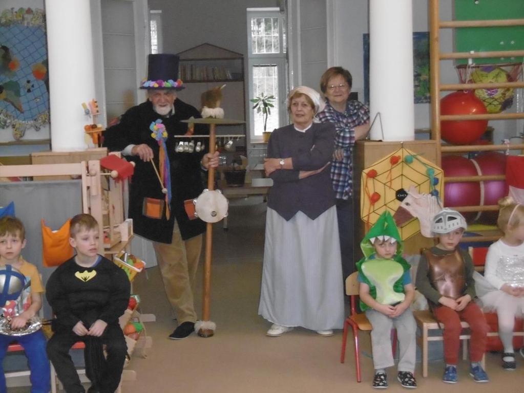 ZAMĚSTNANCI Pořád jsme fungovali jako dvoutřídní mateřská škola s prodlouženým provozem.