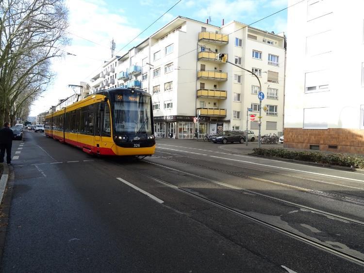 systém městské dráhy podobný systému S-Bahn (tram-train), systém S-Bahnu podobný městské dráze (train-tram).