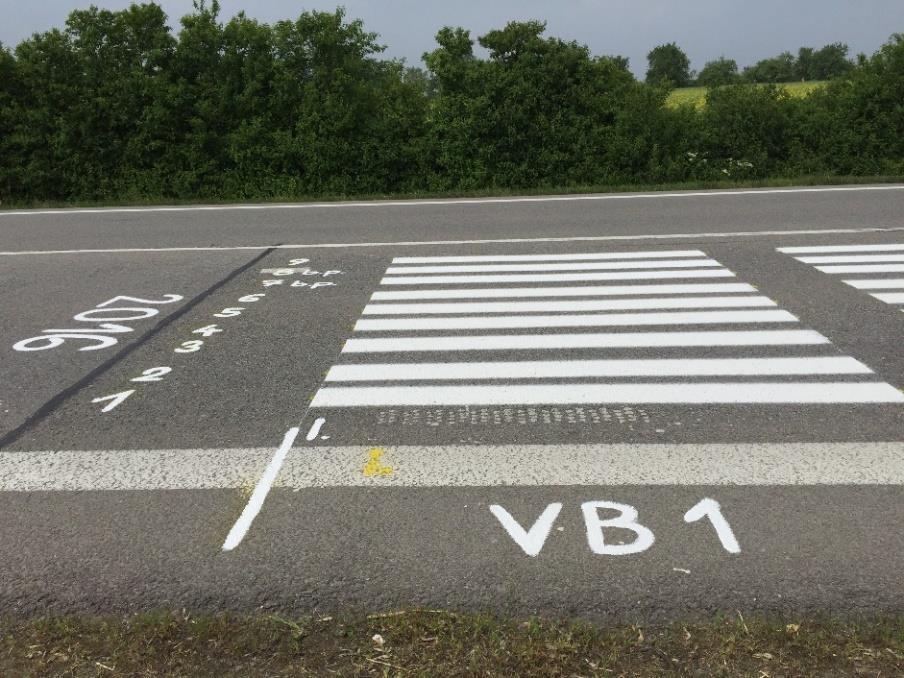 ředitelné barvy s obsahem zdrsňovadel - Dávkování systému: 1100 g/m 2 Obrázek č.