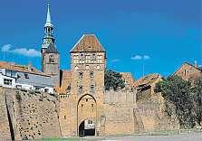 Česká republika 20. října 2017 9 KarelIV. na vejminku. Závěť sepsal uberlína Nikoliv na Karlštejně, ale na hradě Tangermünde uberlína strávil Karel IV. poslední roky života. Dělil zde isvůj majetek.