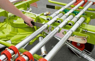 U čtyřrotorových a dvourotorových shrnovačů jsou teleskopická ramena rotorů po sklopení přímo z traktoru hydraulicky stažena a pro přepravu jsou mechanicky nebo hydraulicky zajištěna.