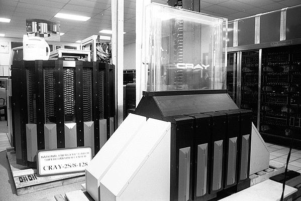 1,9 Gflops špičkový výkon Cray I (1976 )