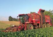 Agroslužby CZ, a.s. Komenského 247 500 02 Hradec Králové www.agrosluzbycz.eu Agroslužby SKP s.r.o. Fr. Mojtů 1 949 01 Nitra www.